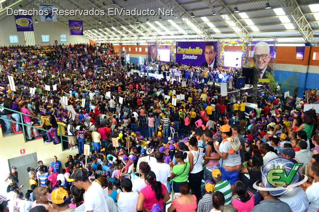 Vista interior del acto